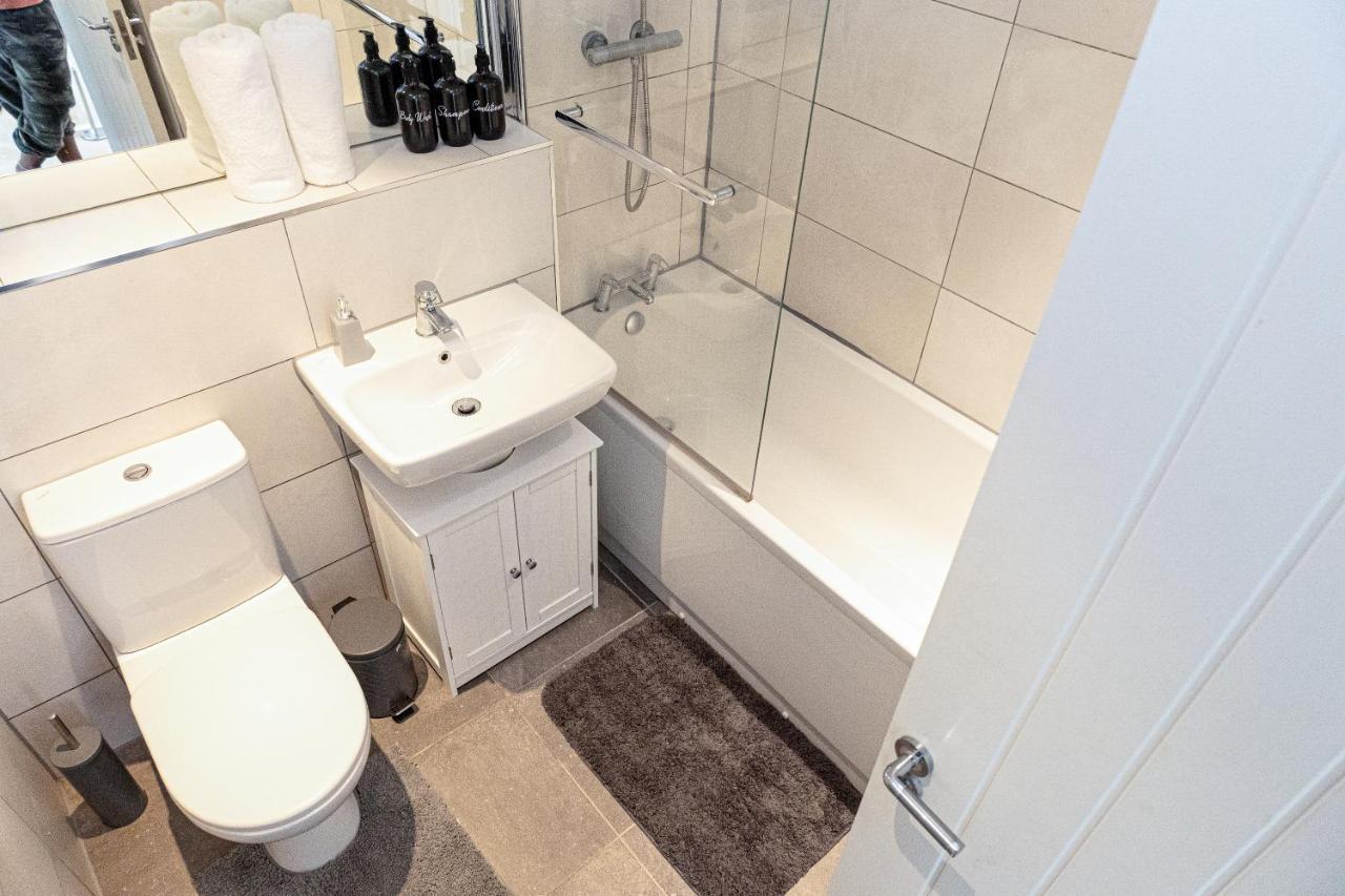 Private Room In A New Build Heanor Exteriör bild